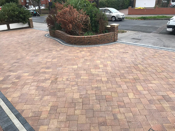 Crazy block paving